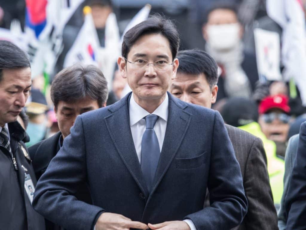 Samsung heir charged with fraud over succession-linked deal