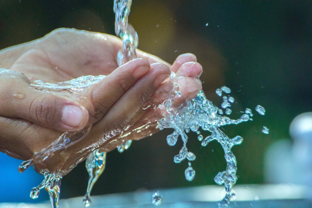 Mudslinging and Hand Washing as Dominic Cummings Gives Evidence
