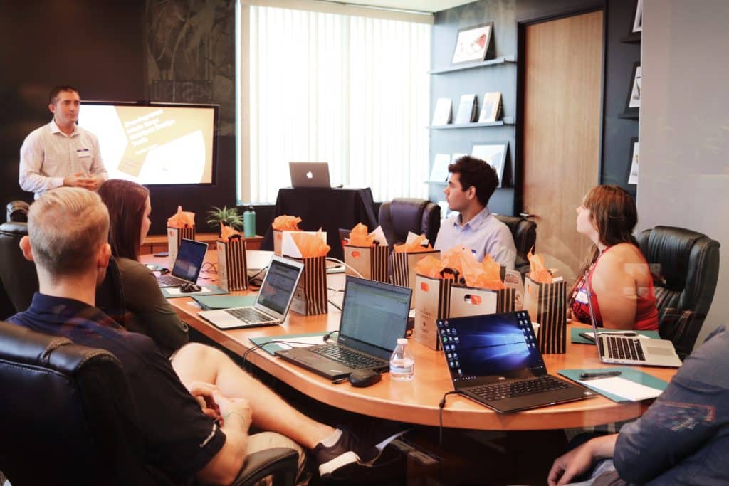 Angel Investors vs Venture Capitalists: What’s the Difference?