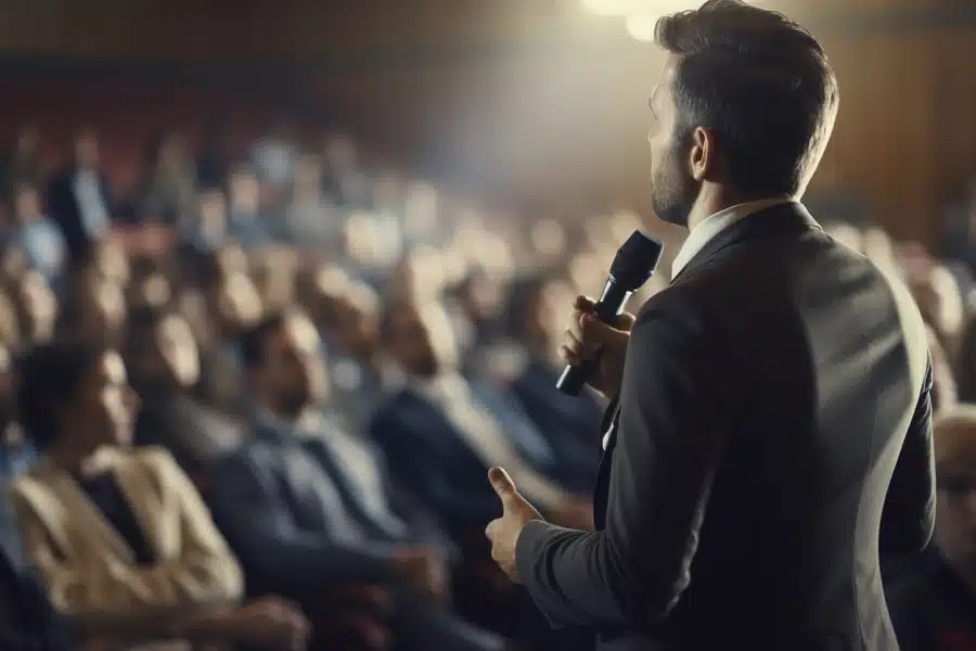 Business Speakers vs. Motivational Speakers: What’s the Difference?